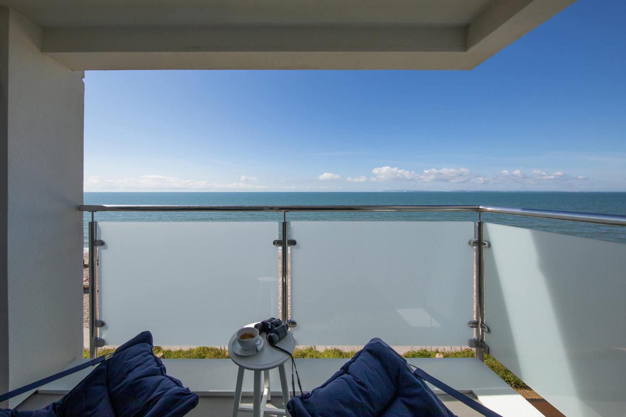 High-End Beachfront Getaway Sea View King Bed อีสต์วิทเทอริง ภายนอก รูปภาพ
