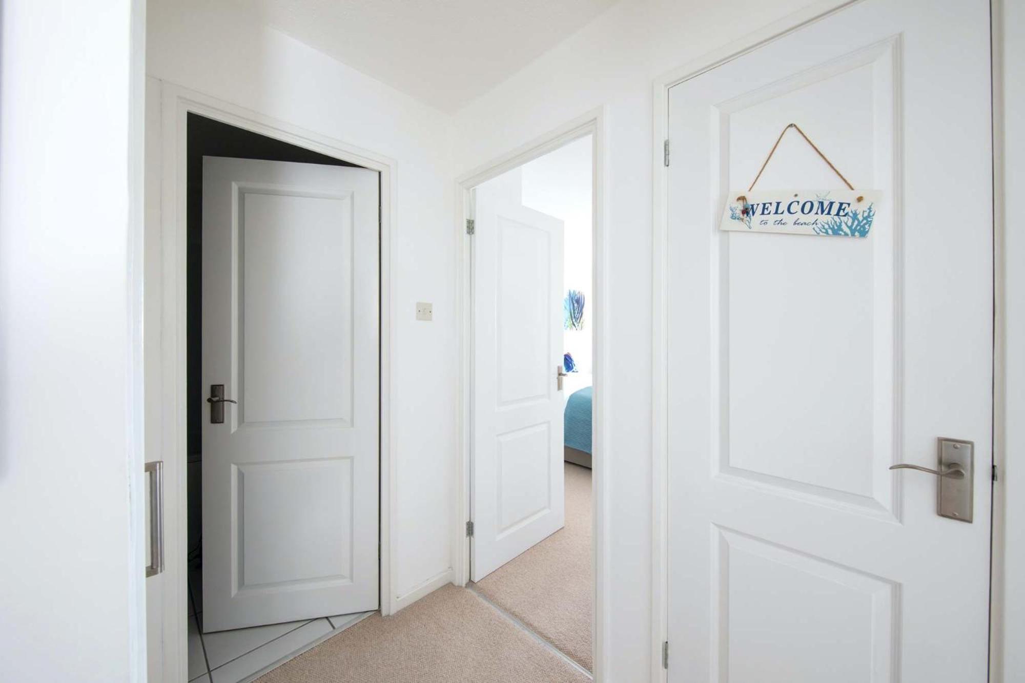 High-End Beachfront Getaway Sea View King Bed อีสต์วิทเทอริง ภายนอก รูปภาพ